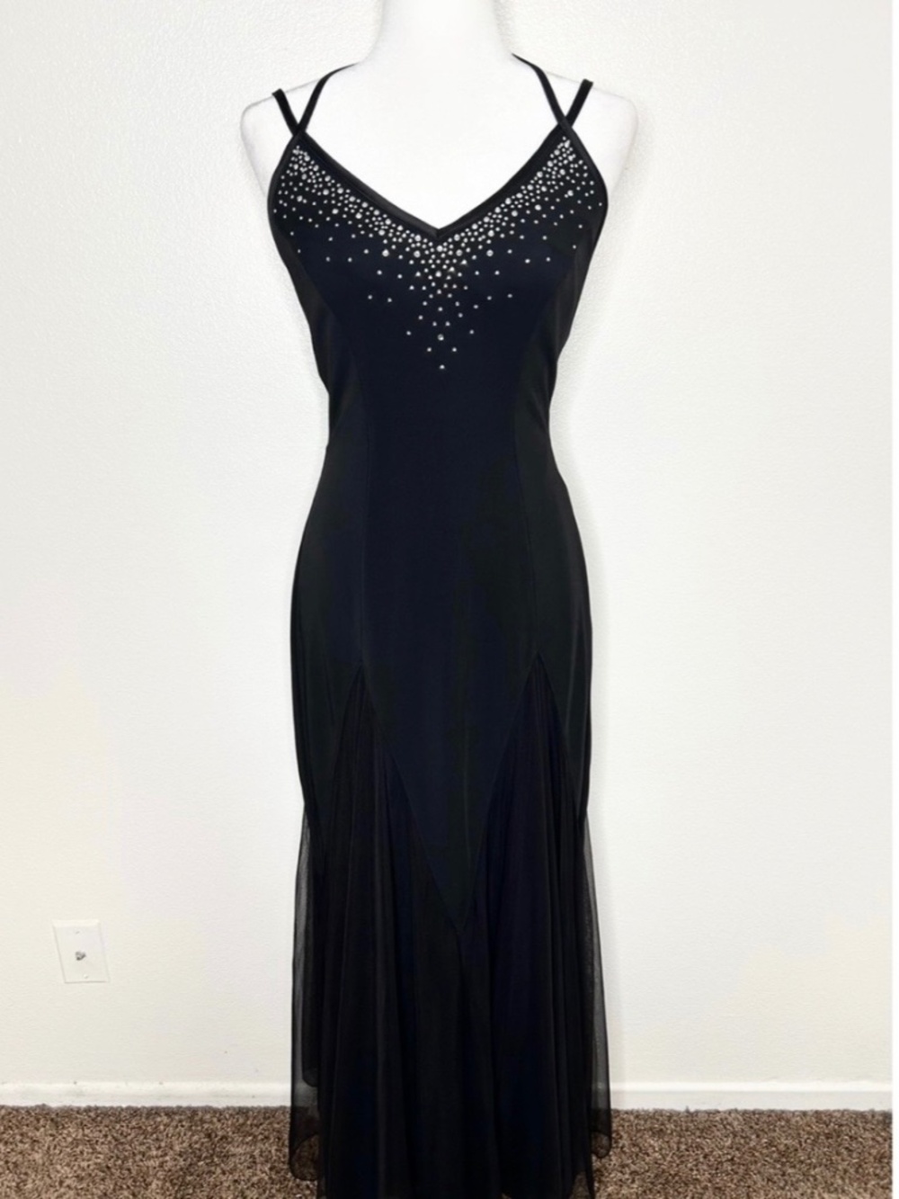 Tadashi Black Beaded V-Neck Sleeveless Evening Gown Maxi Cocktail Party Dress S